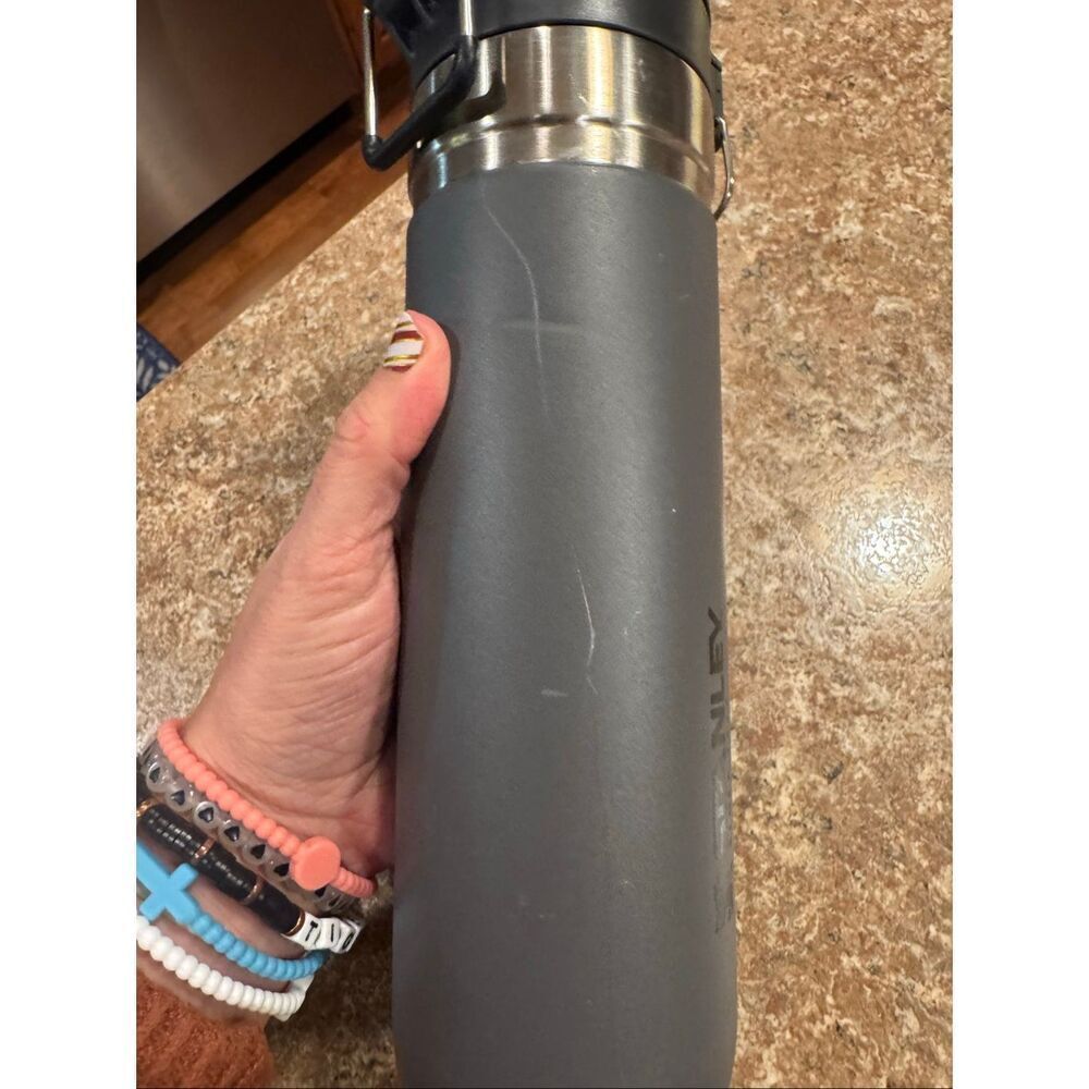 Stanley coffee thermos 24 oz - Picture 2 of 5